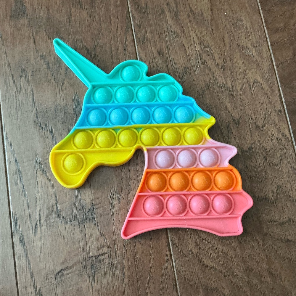 🦄 Pastel Multi-Color Unicorn Pop-It